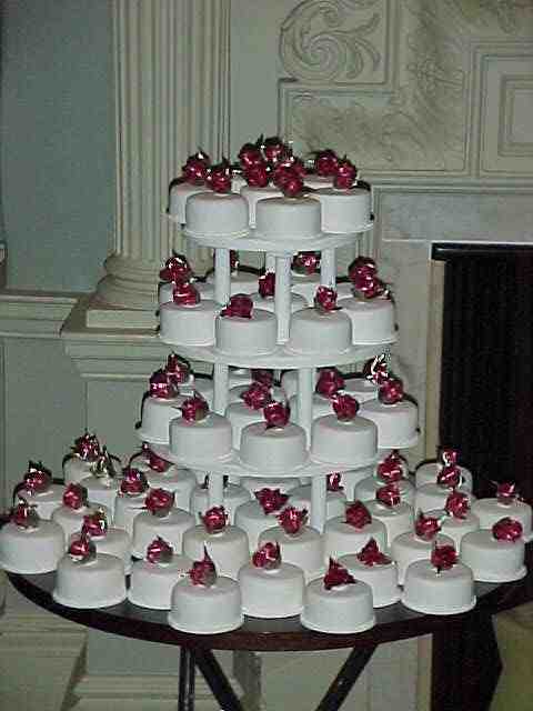 Individual wedding cake 